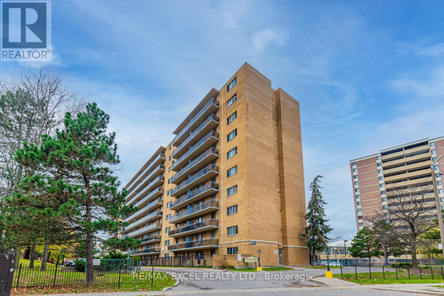 817 100 Dundalk Dr, Toronto, ON M1P 4V2