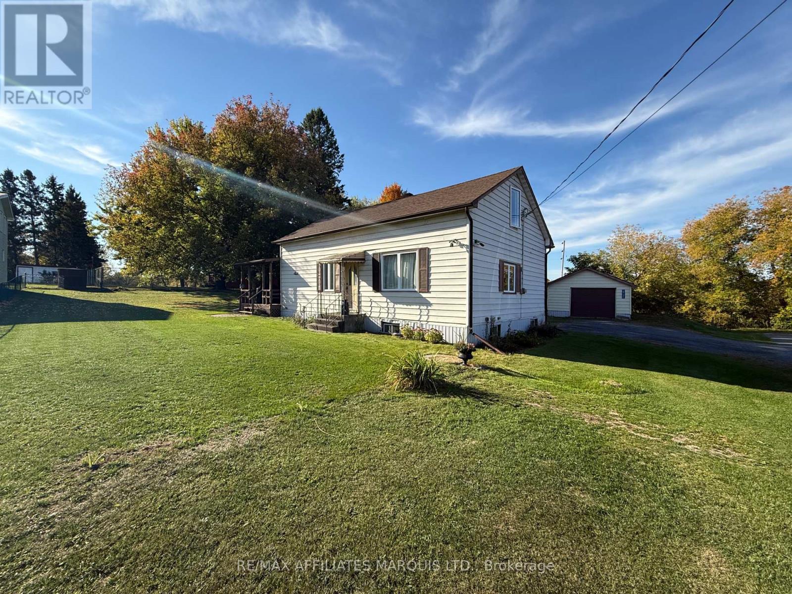 19136 Hay Rd, South Glengarry, ON K0C 2E0
