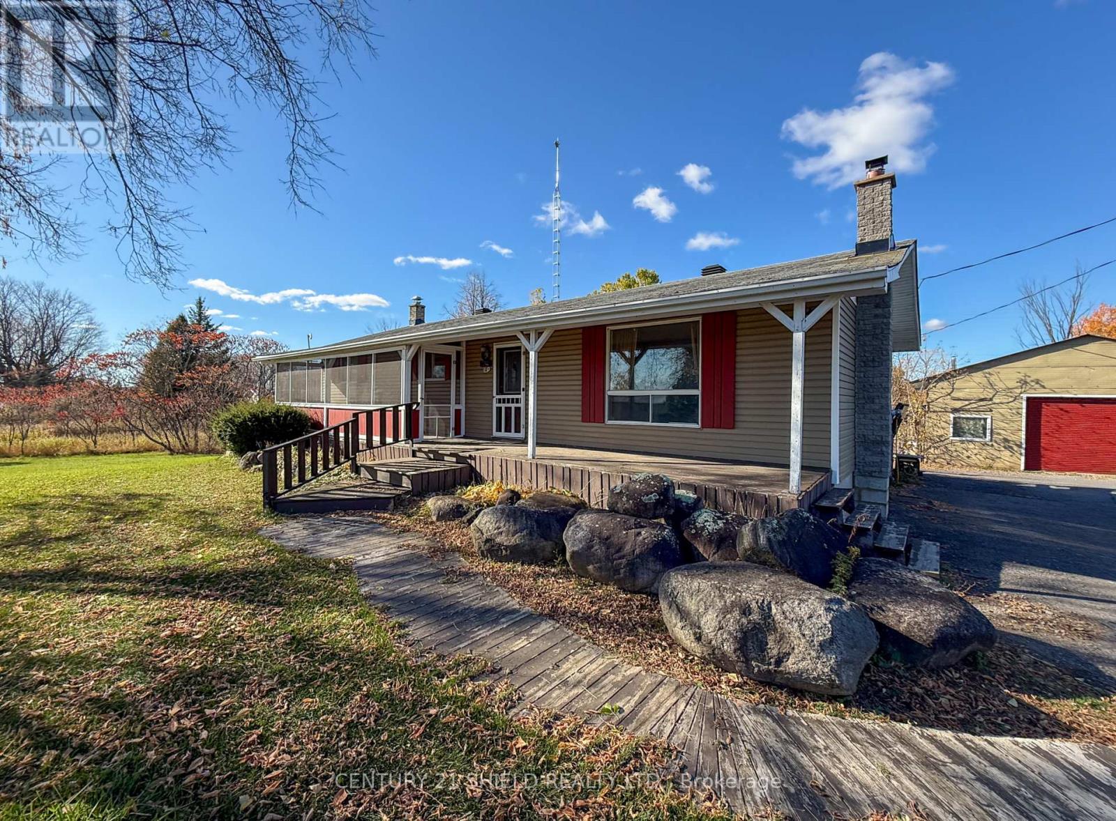 16297 Northfield Rd, South Stormont, ON K0C 1Y0