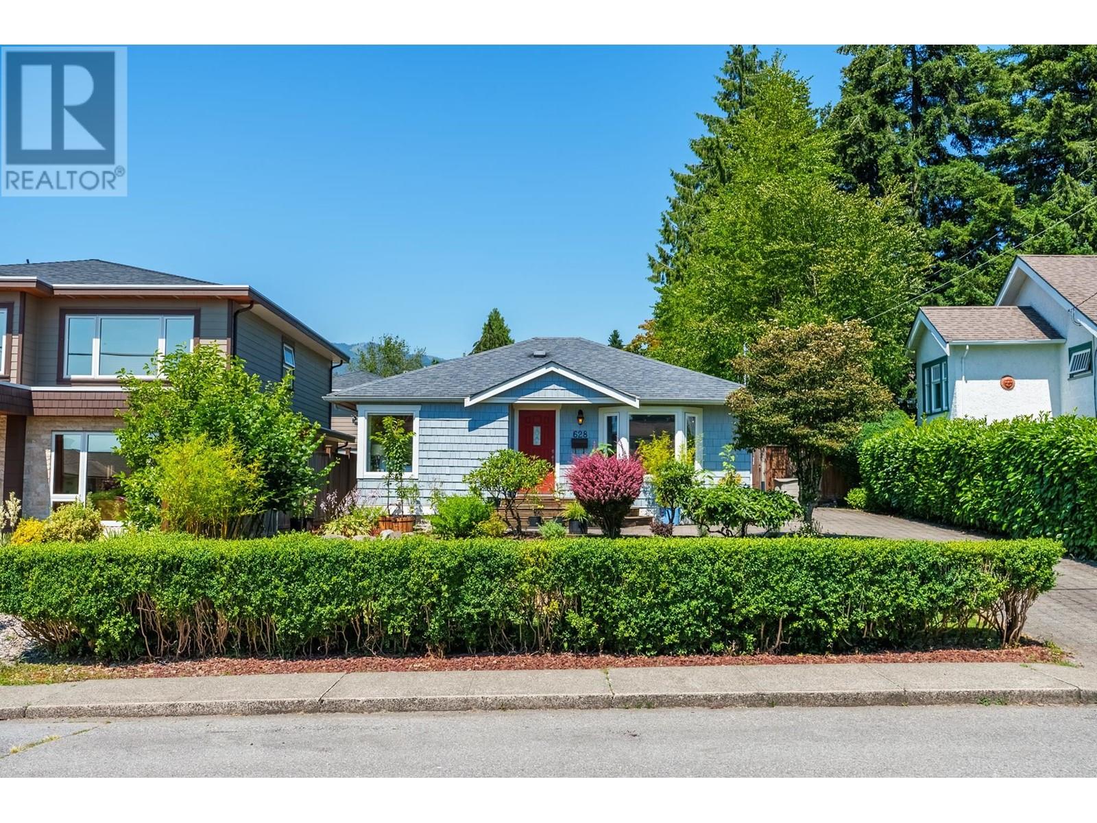 628 E 7th St, North Vancouver, BC V7L 1S4