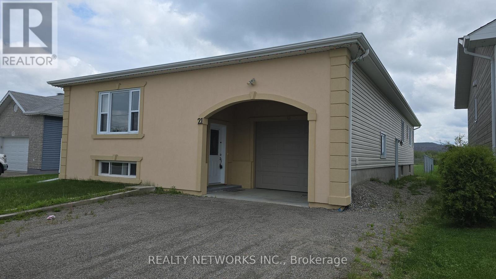 21 Quebec Ave, Timmins Sp - Main Area, ON P4N 1H0