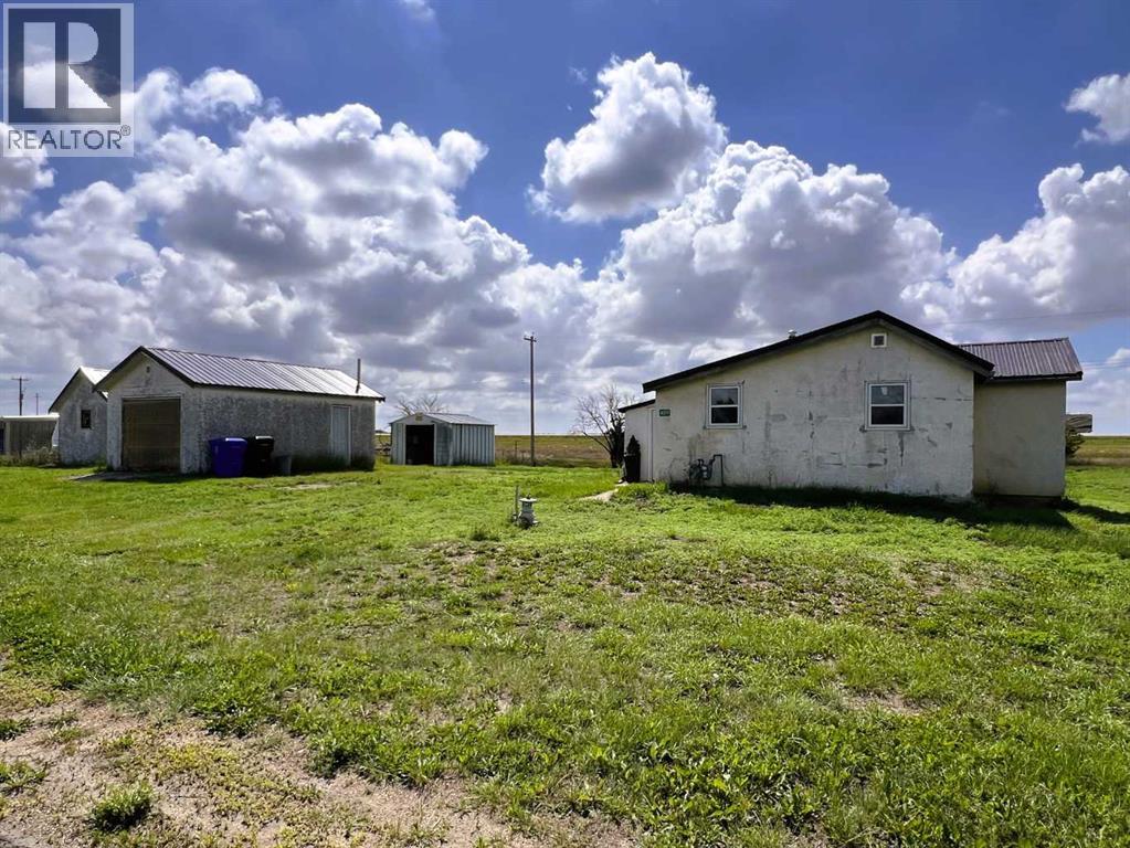 409 Illingworth Ave, Suffield, AB T0J 2N0