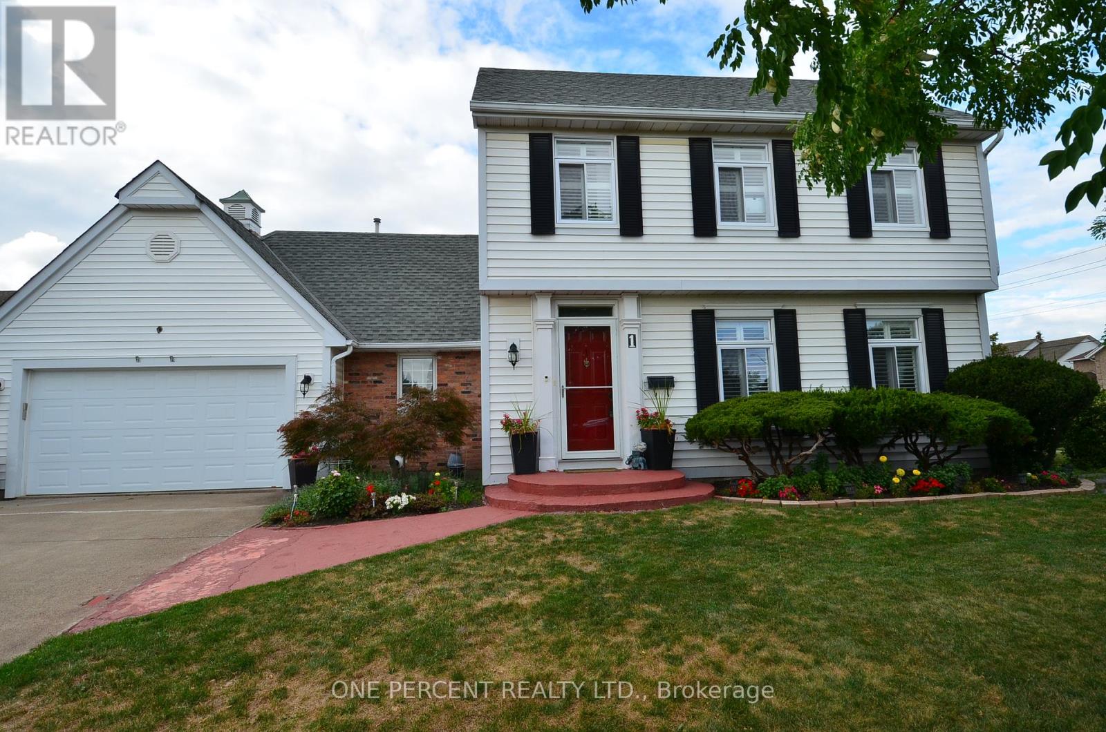 1 Dunbar Cres, St. Catharines, ON L2W 1A6