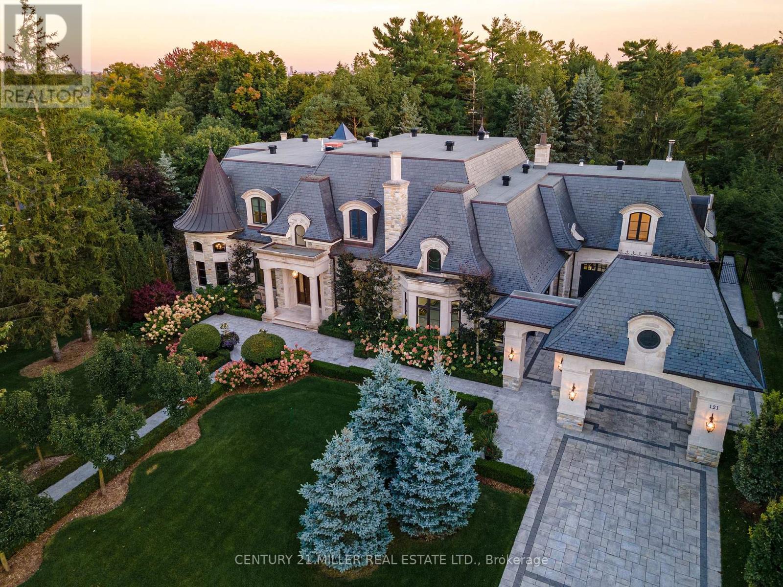 121 Rebecca Ct, Vaughan, ON L6A 1G2