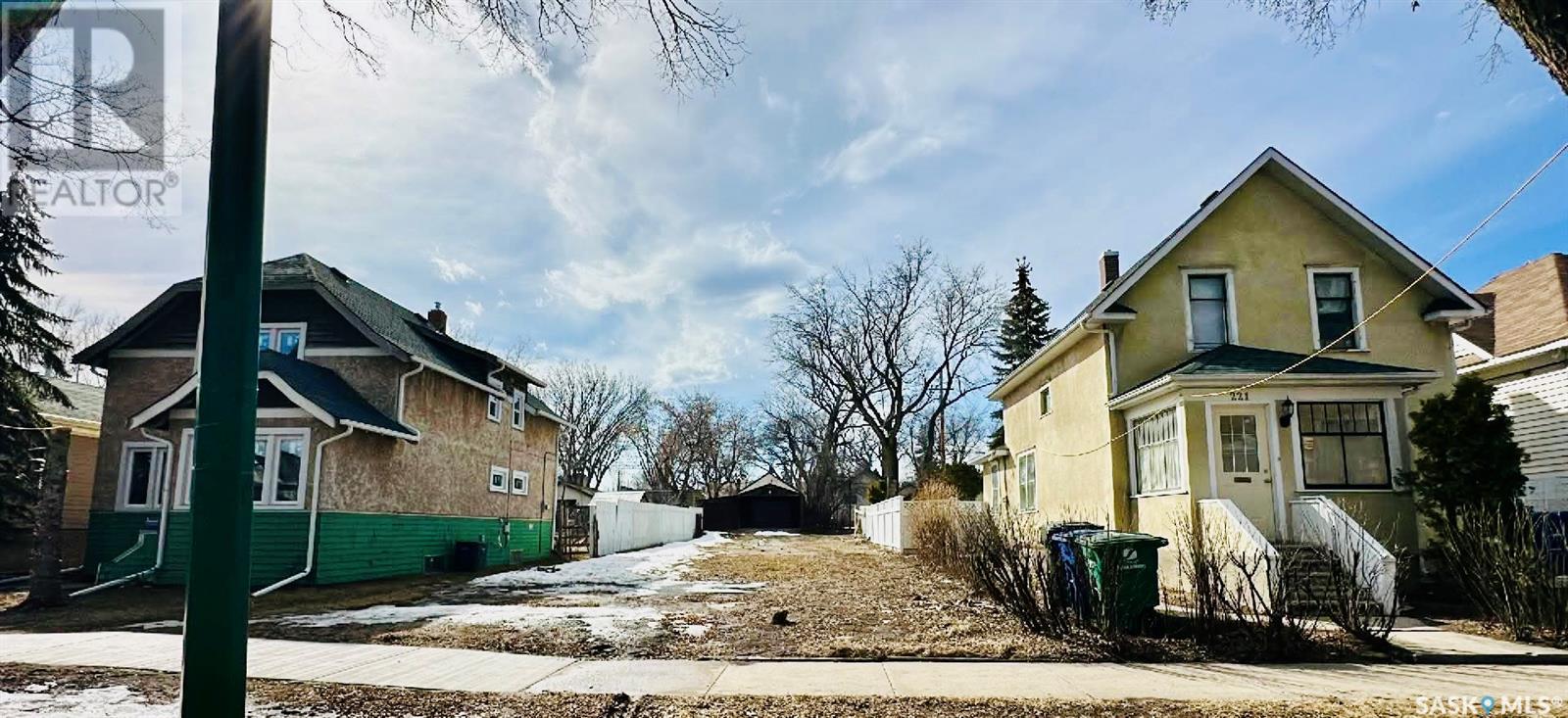 217 E Avenue N, Saskatoon, SK S7L 1R6