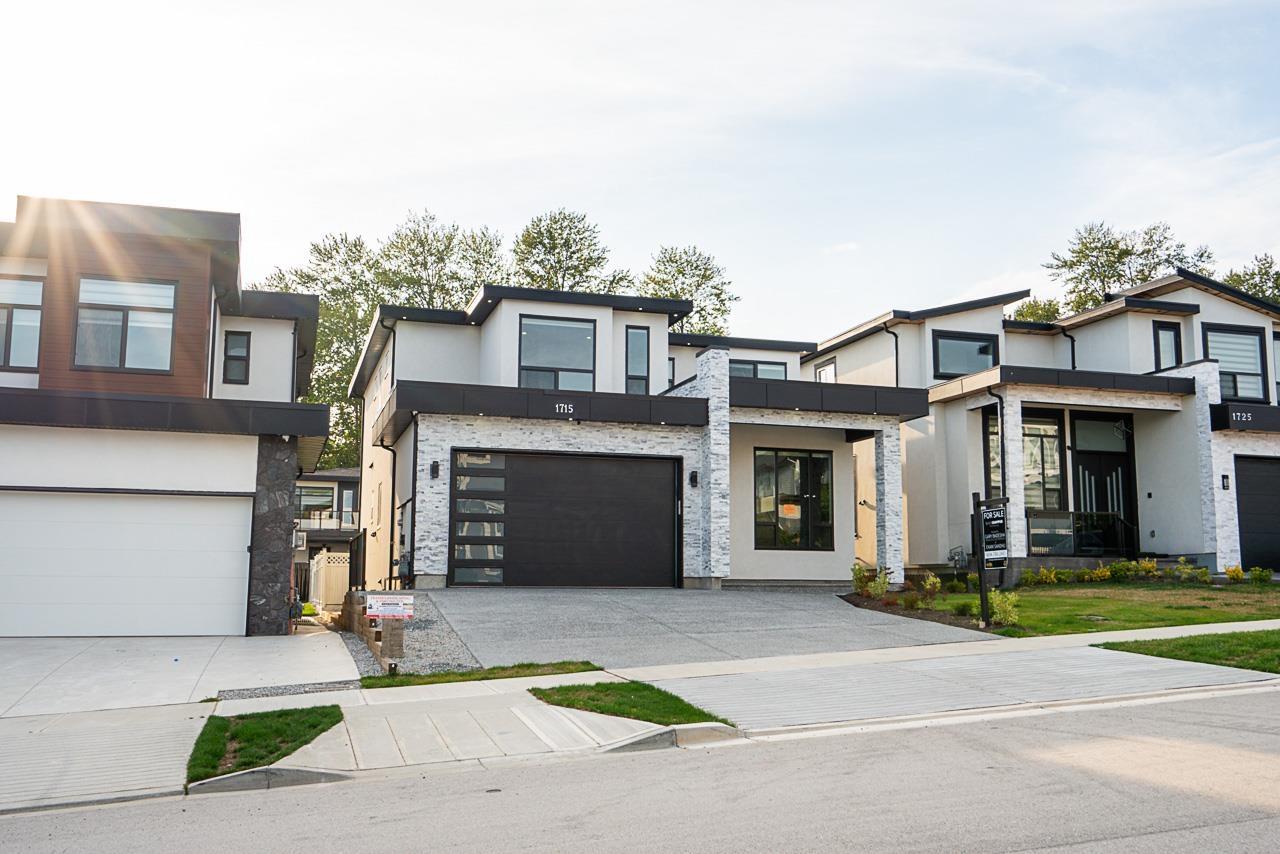 167 Street Unit 1715, Surrey, BC V3Z 0T3