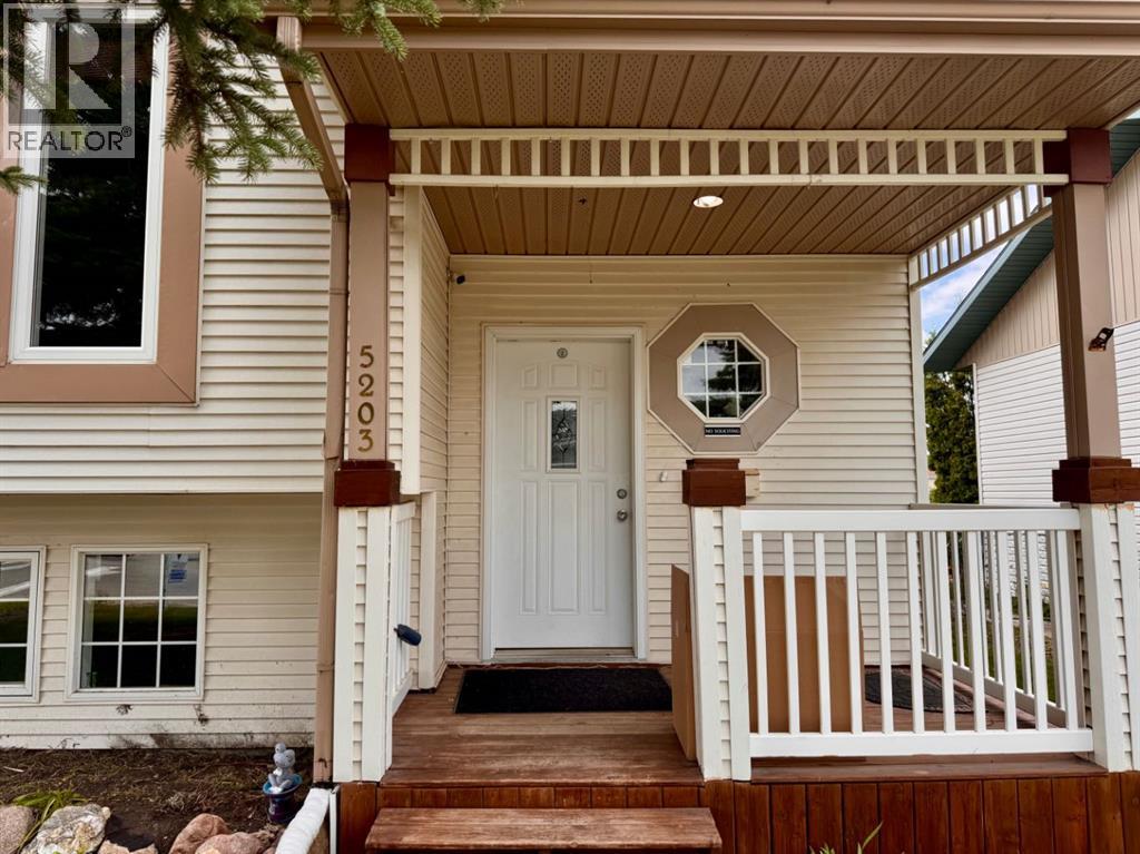 42 Street Unit 5203, Innisfail, AB T4G 1K3