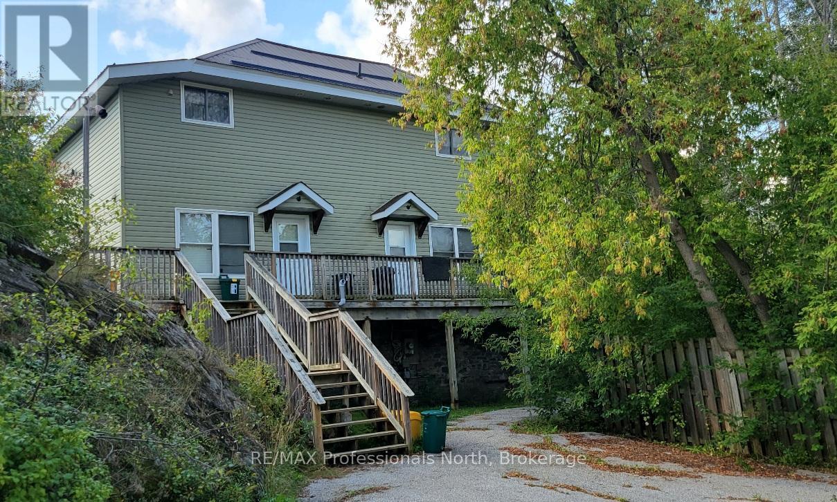 9 West Rd, Huntsville, ON P1H 1K9