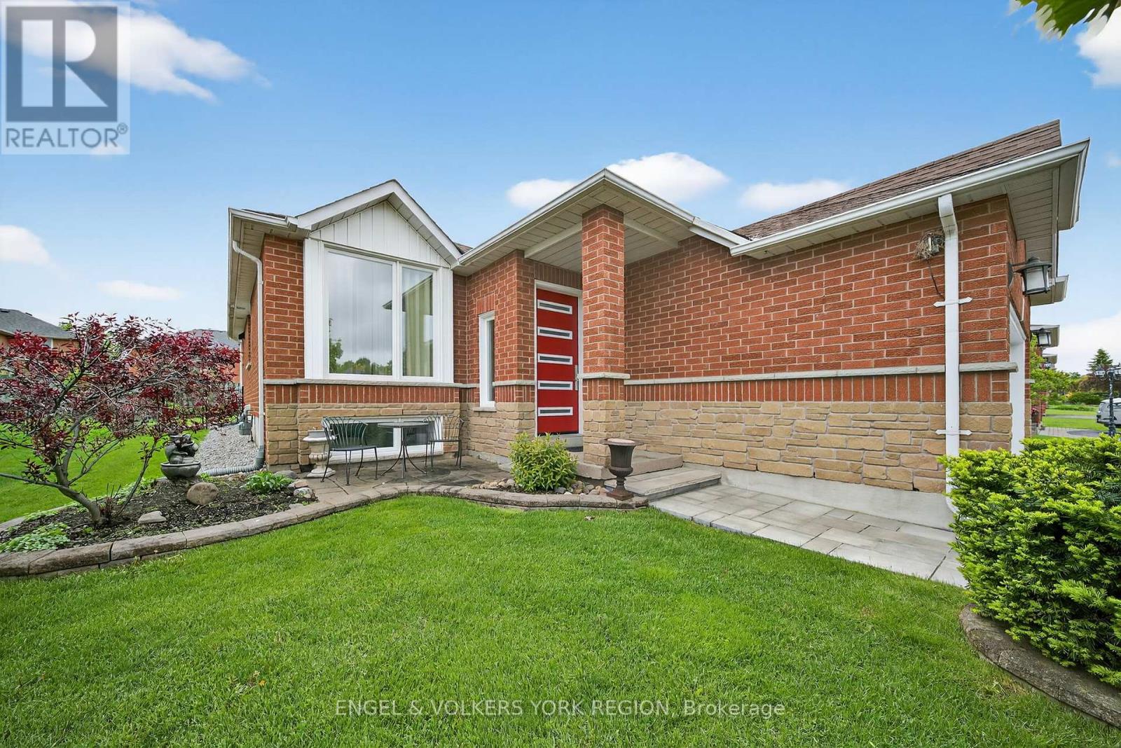 168 Hurst Dr, Barrie, ON L4N 8P6