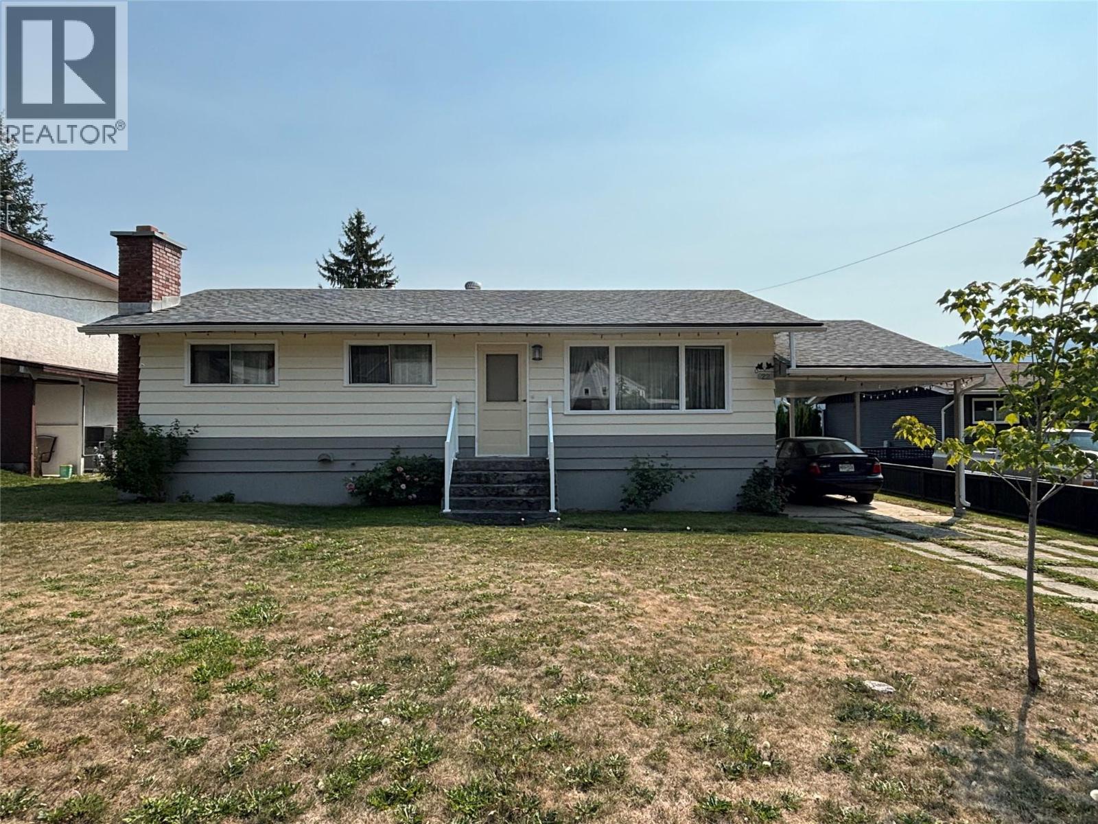 22 Short St, Fruitvale, BC V0G 1L0