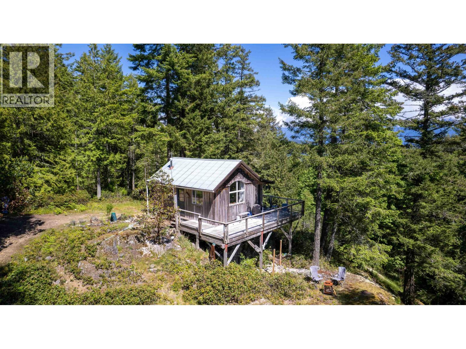 586 Treasure Trove Rd, Gibsons, BC V0N 1V1