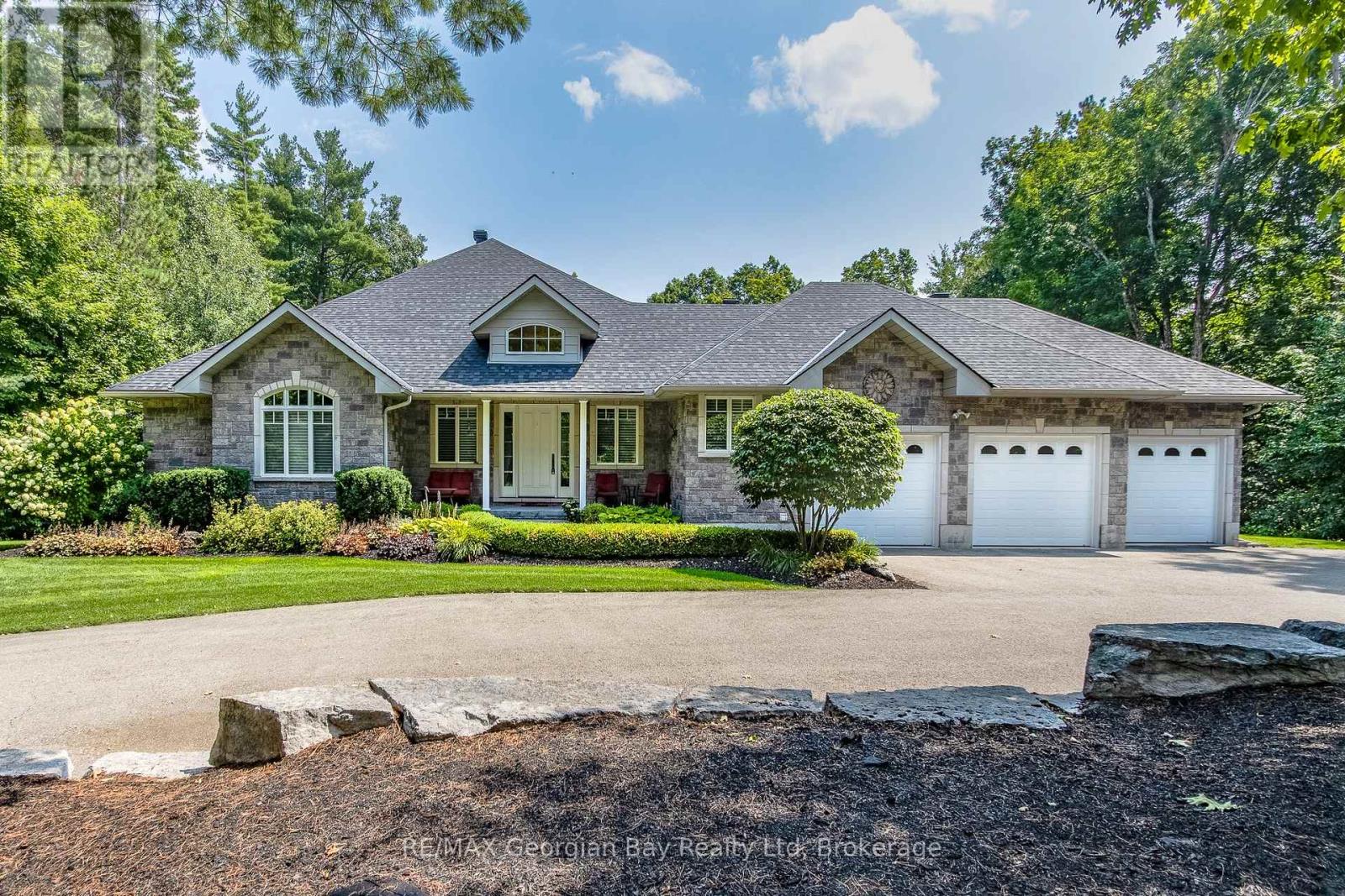 25 Copeland Creek Dr, Tiny, ON L9M 0M3