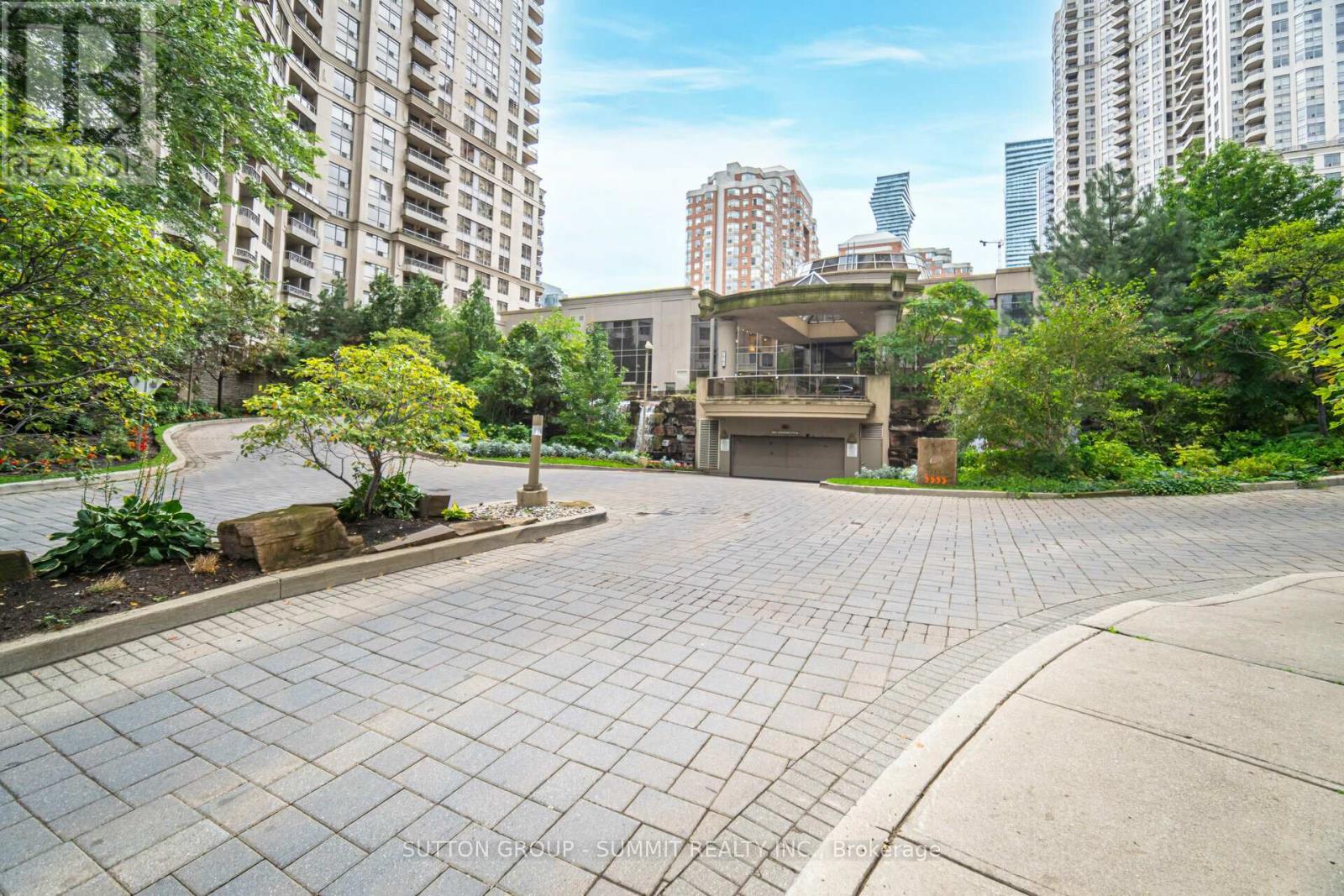 409 3880 Duke Of York Blvd, Mississauga, ON L5B 4M7