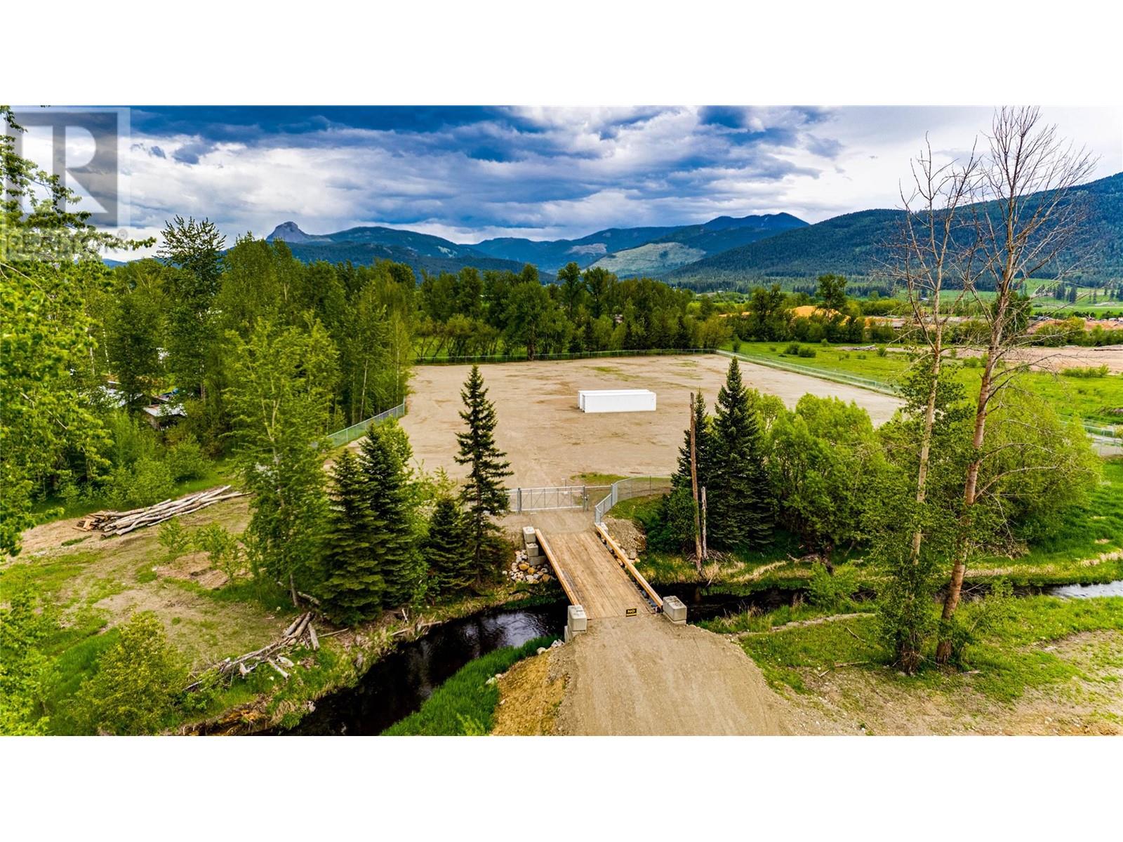 1788 Vernon St, Lumby, BC V0E 2G0