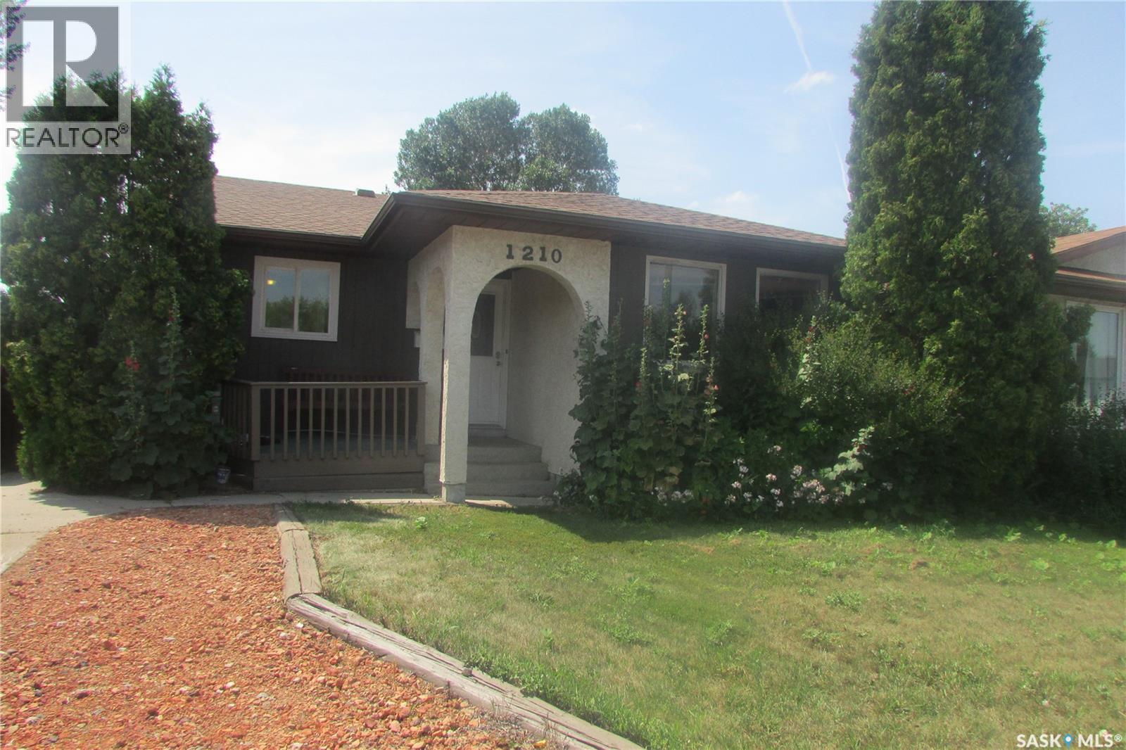 1210 Brown St, Regina, SK S4N 6K6