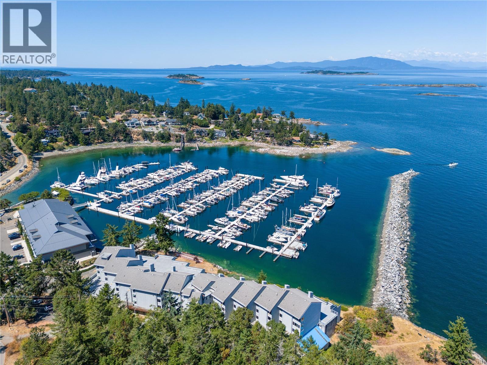 3555 Outrigger Rd Unit 302 Rd, Nanoose Bay, BC V9P 9K1