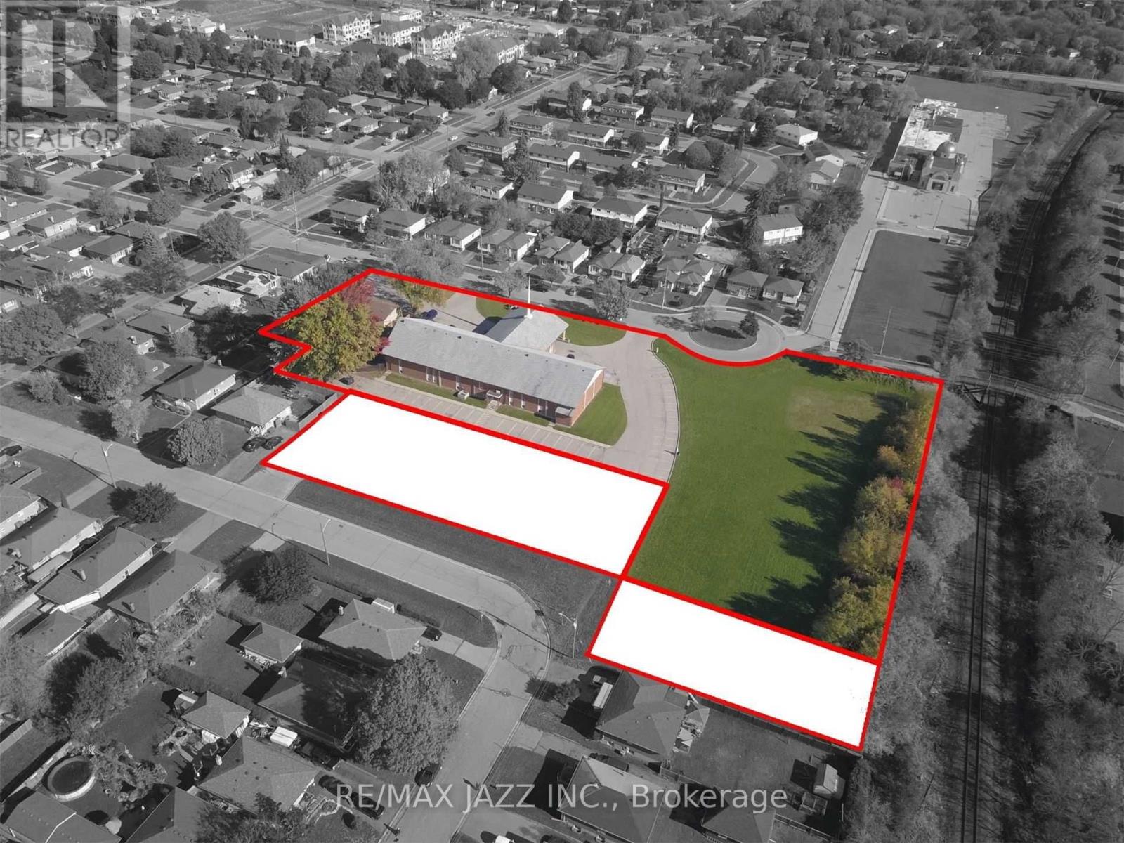 374 Farewell St, Oshawa, ON L1H 6M2