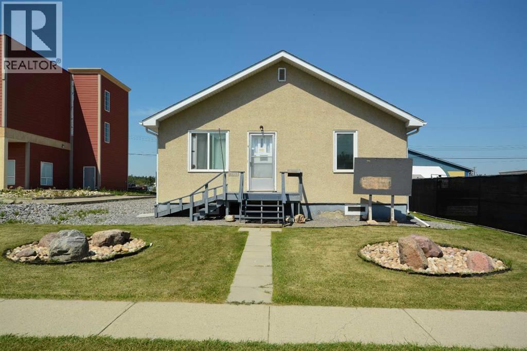 2 Avenue Unit 5614, Edson, AB T7E 1L8