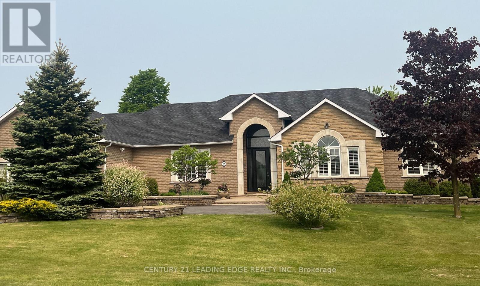 2 Deer Ridge Rd, Uxbridge, ON L0C 1A0