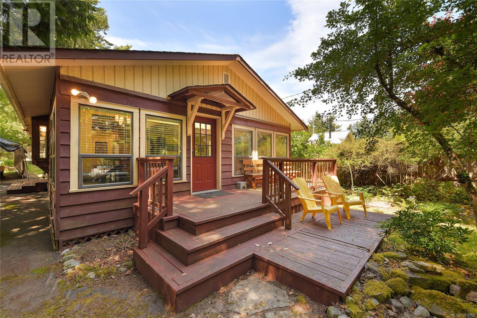 513 Cedar Hill Rd, Mayne Island, BC V0N 2J1