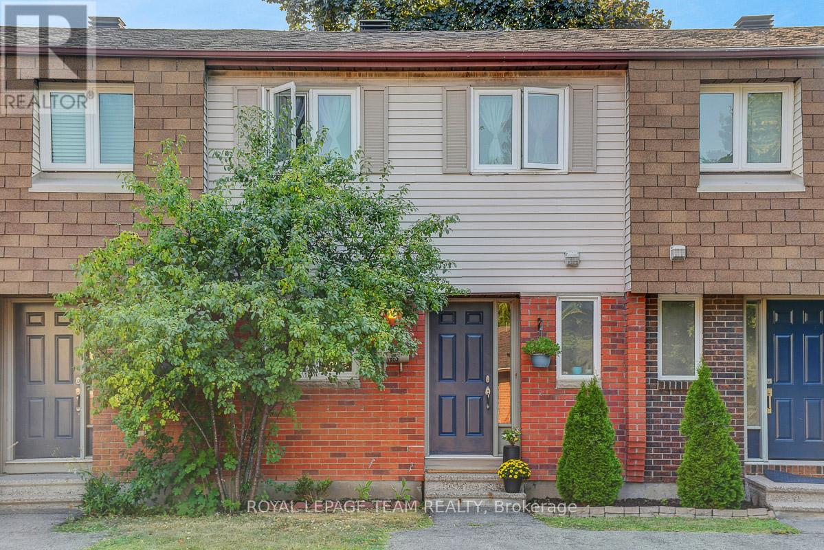 15 1302 Alness Ct, Ottawa, ON K1B 5H2