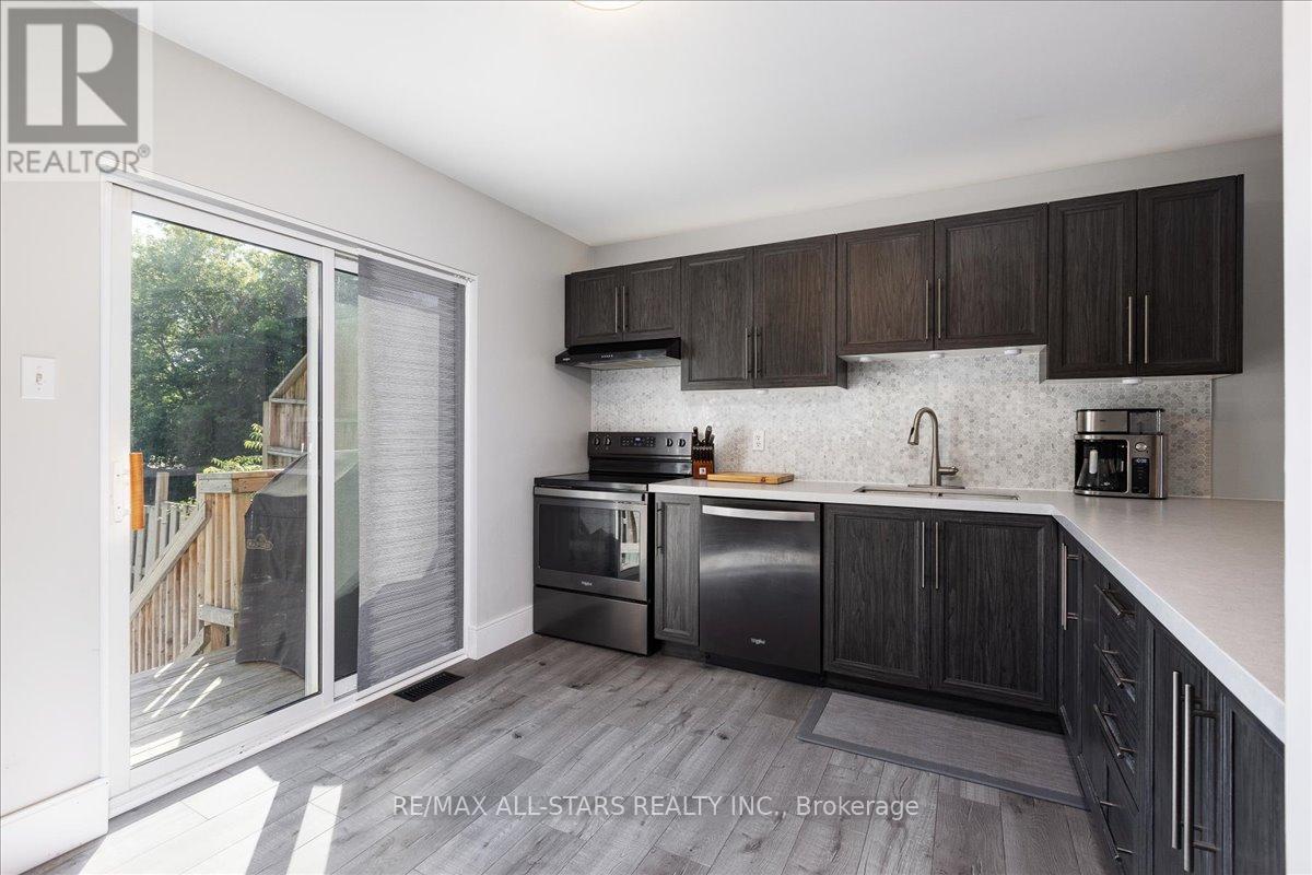 3 Hattie Ct, Georgina, ON L4P 1E6