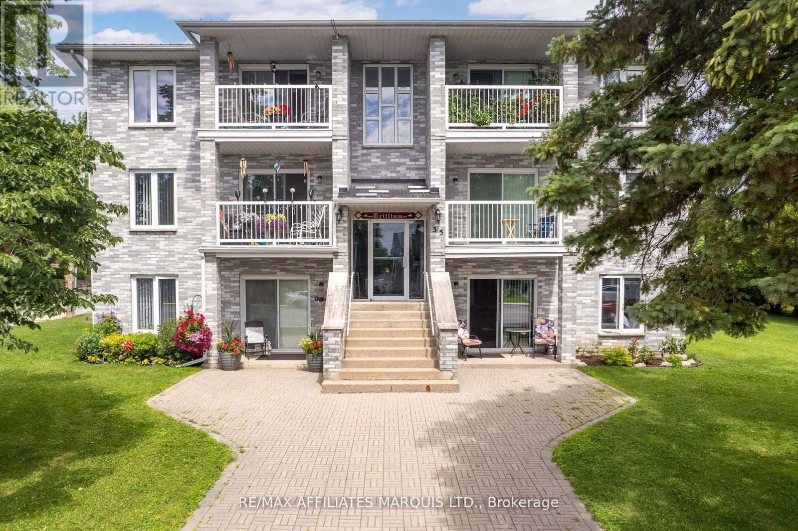 35 Lochiel St E, North Glengarry, ON K0C 1A0