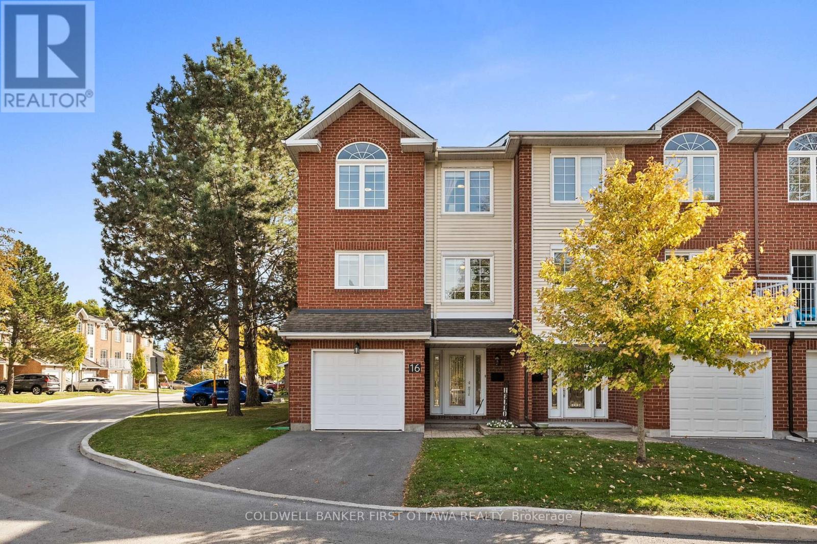 16 Wrenwood Cres, Ottawa, ON K2G 5V4