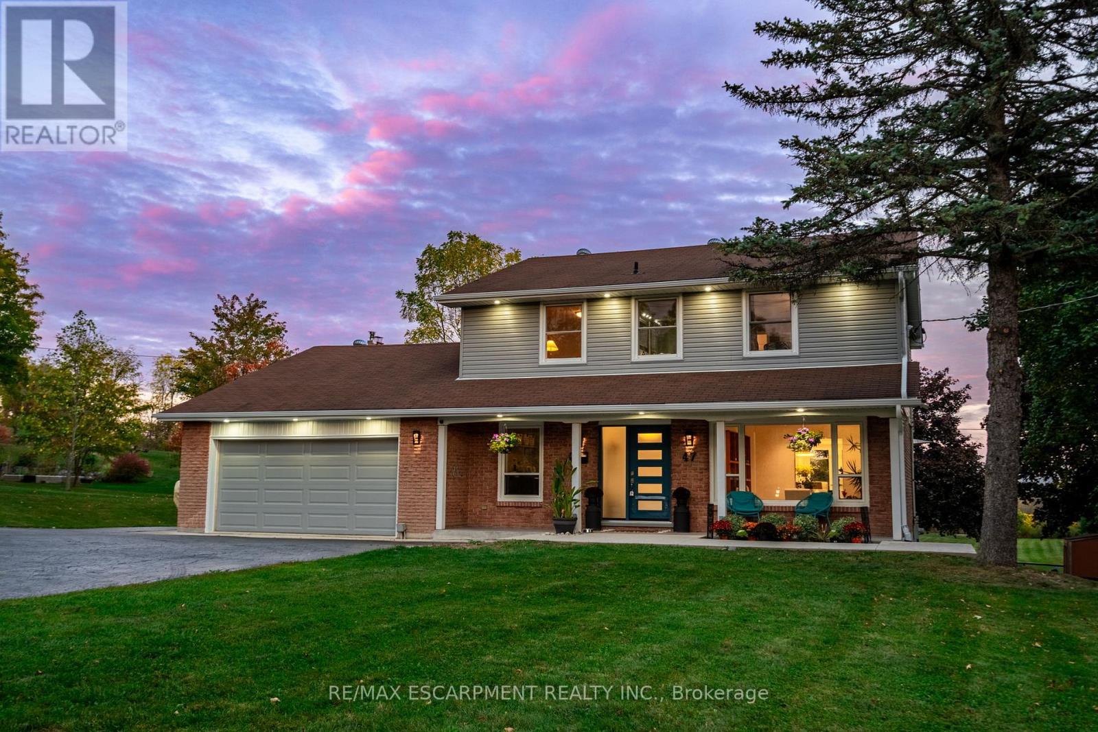 47 Valley Rd, Hamilton, ON L9H 5S4