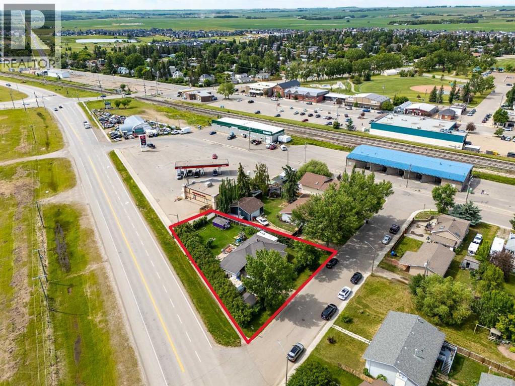 841 E Nanton St, Carstairs, AB T0M 0N0