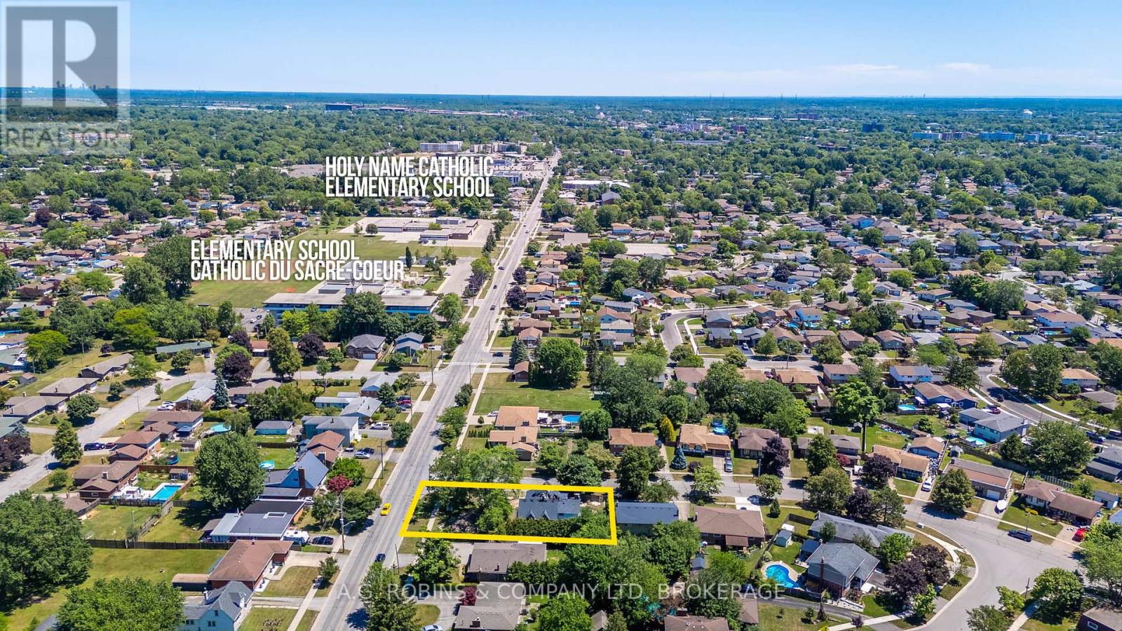 423 Fitch St, Welland, ON L3C 4W7