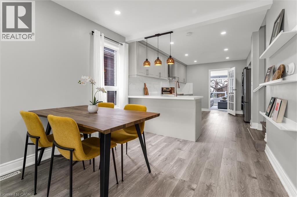 52 E 24th St, Hamilton, ON L8V 2X7