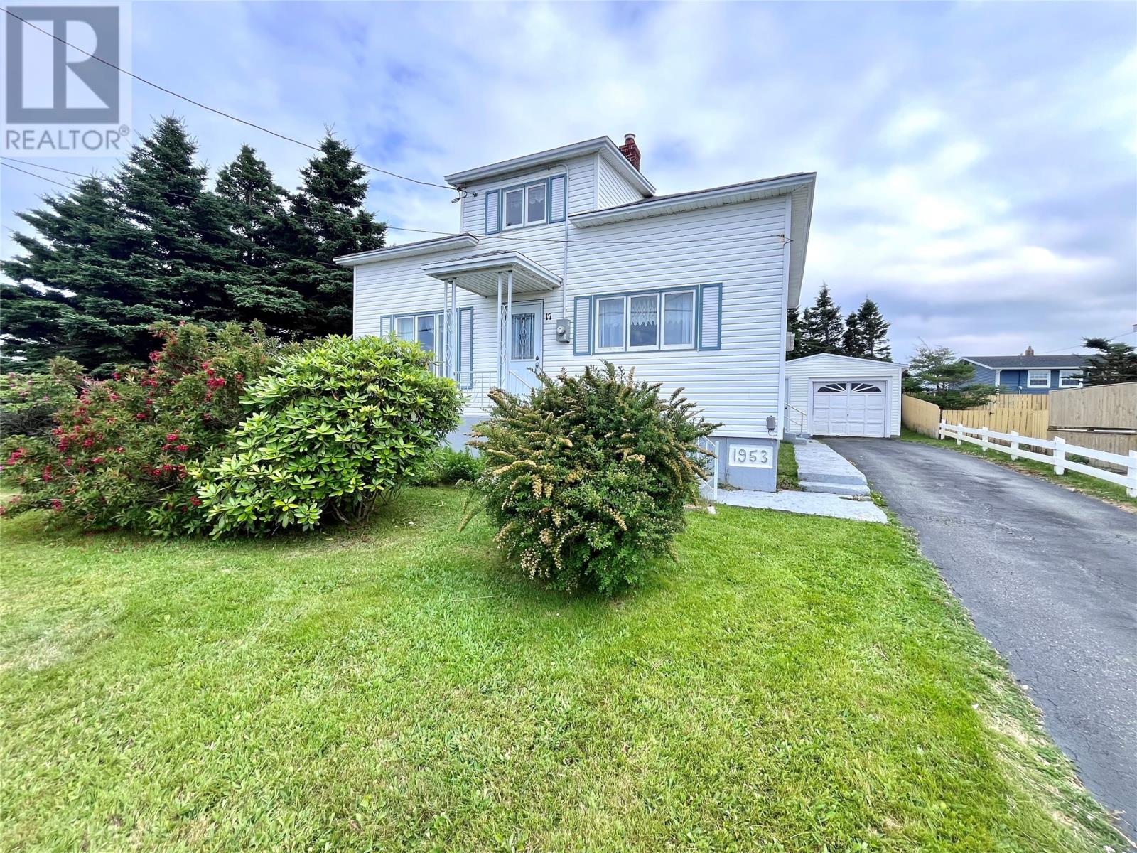 17 Riverside East St, Grand Bank, NL A0E 1W0