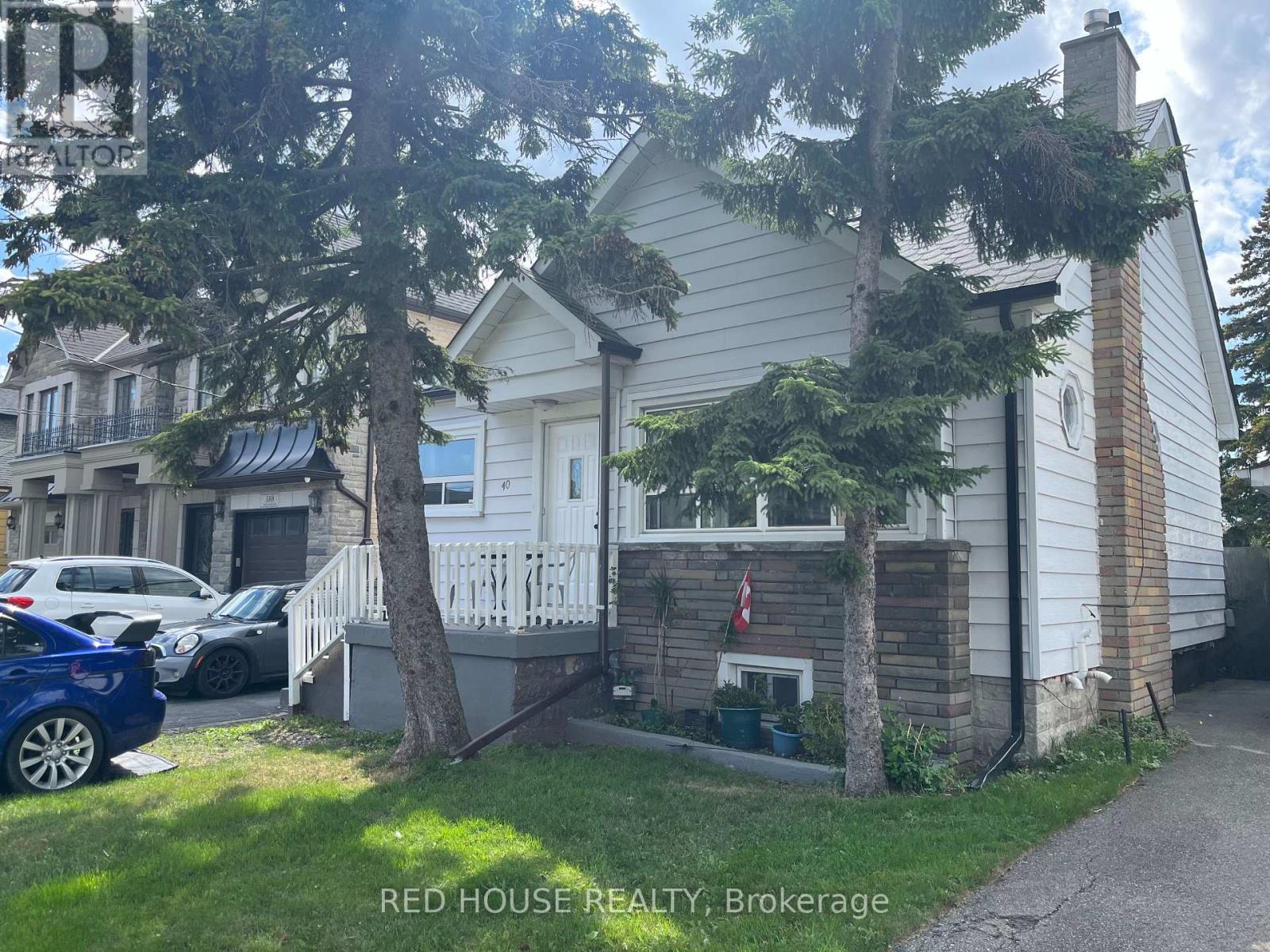40 N Woodrow Blvd, Toronto, ON M1K 1W3