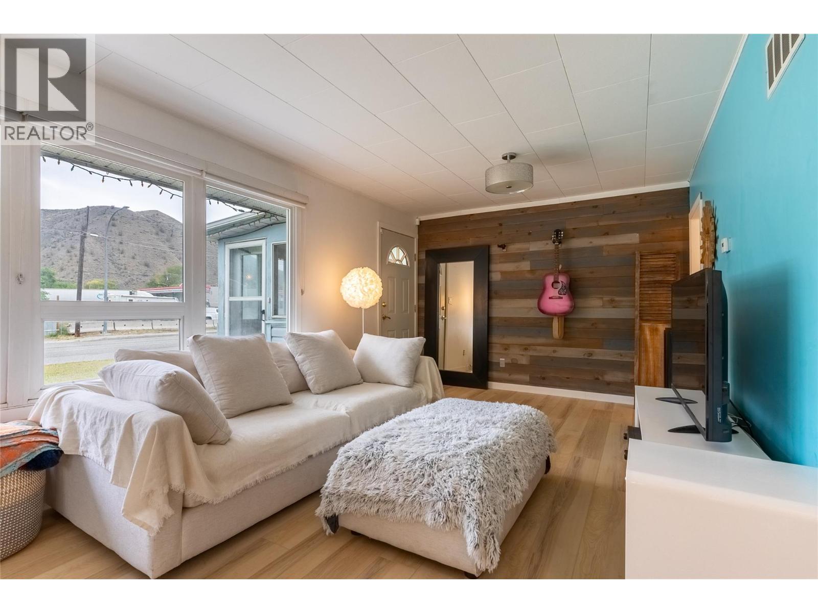 911 Collins Rd, Cache Creek, BC V0K 1H0