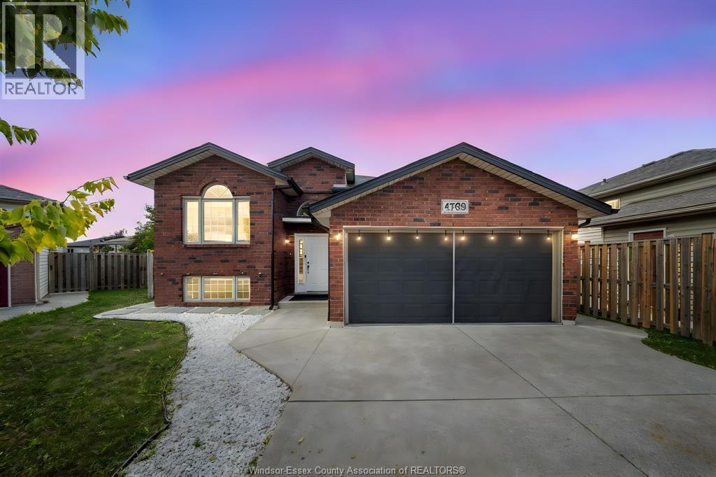 4769 Juliet Cres, Windsor, ON N9G 3A7