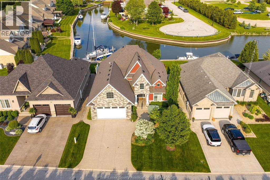 33 Montego Bay Cres, Kingsville, ON N9Y 4E7