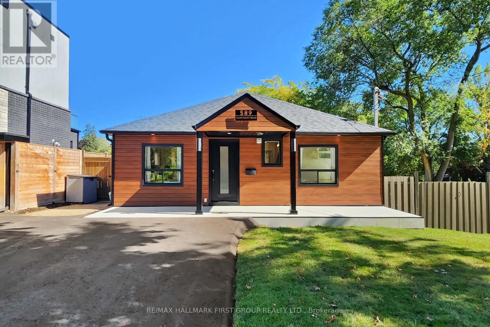 589 Marksbury Rd, Pickering, ON L1W 2T1