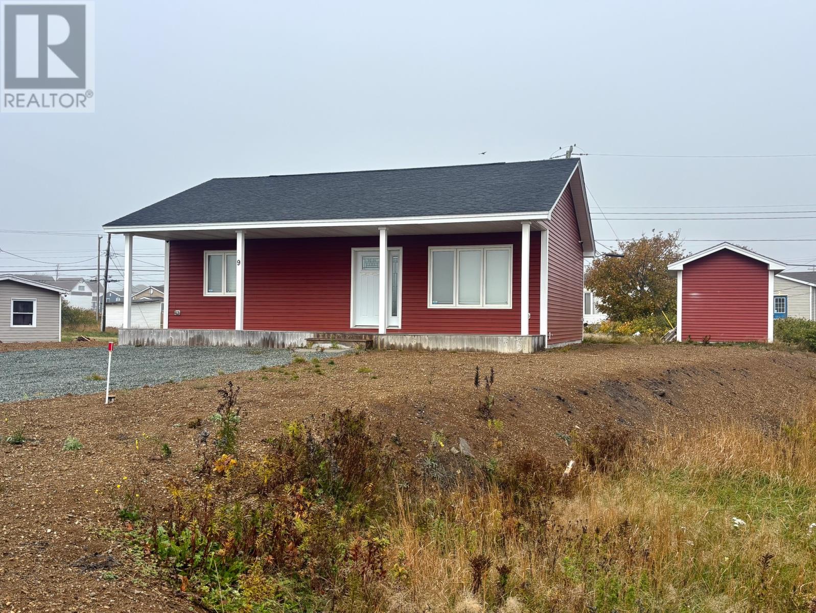 9 Sixth St, Bell Island, NL A0A 4H0