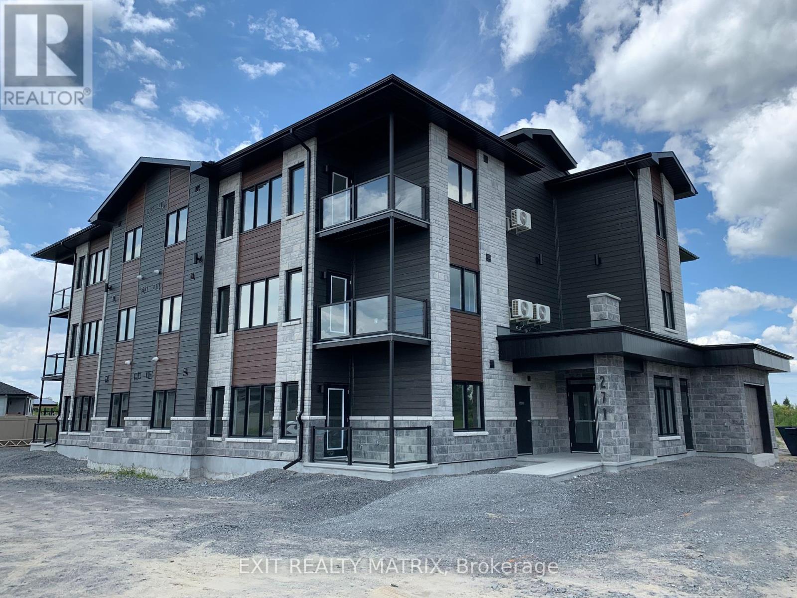 304 271 Belfort St, Russell, ON K0A 1W0