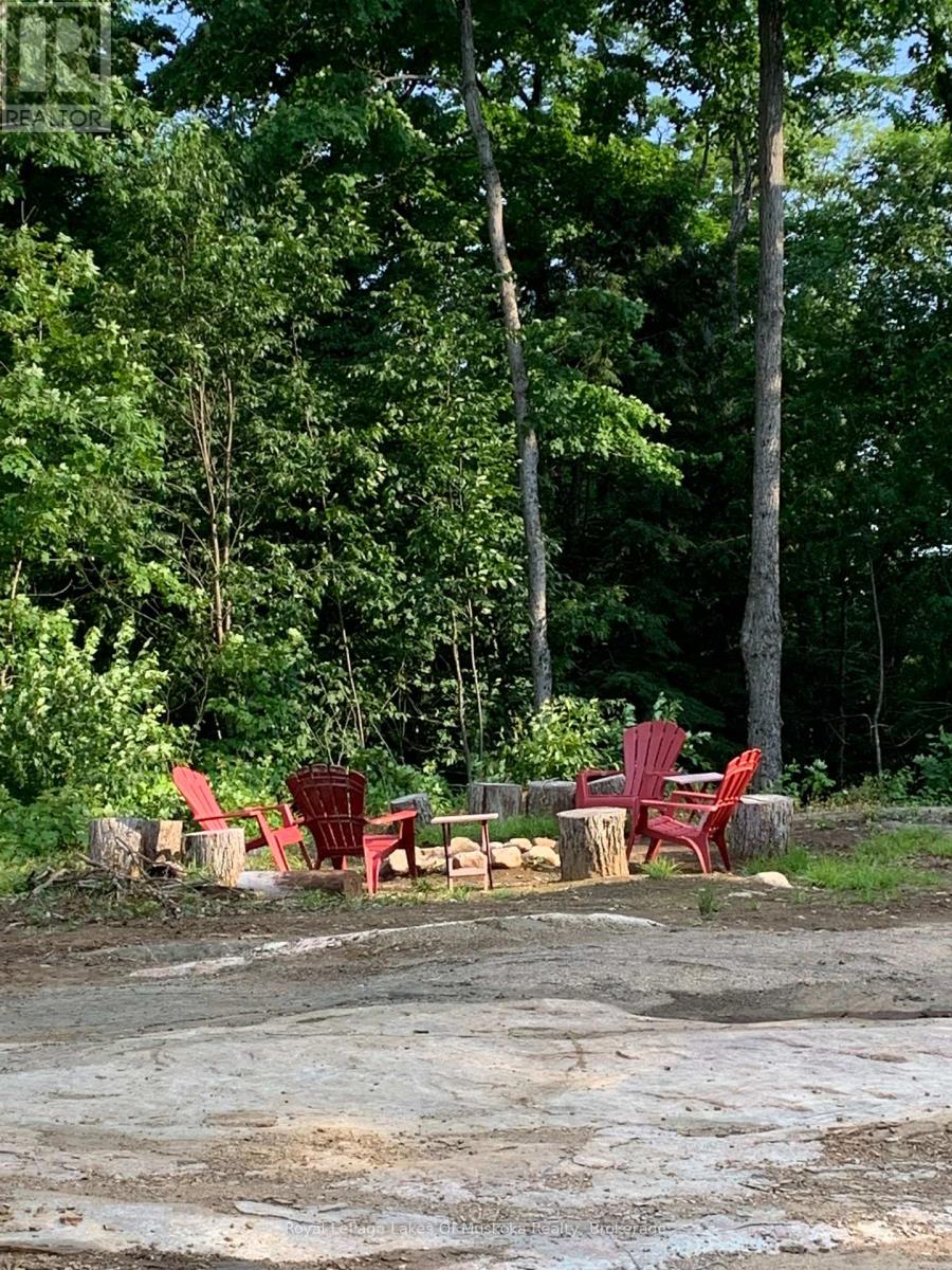 000 Dickie Lake Rd, Lake Of Bays Mclean, ON P0B 1A0
