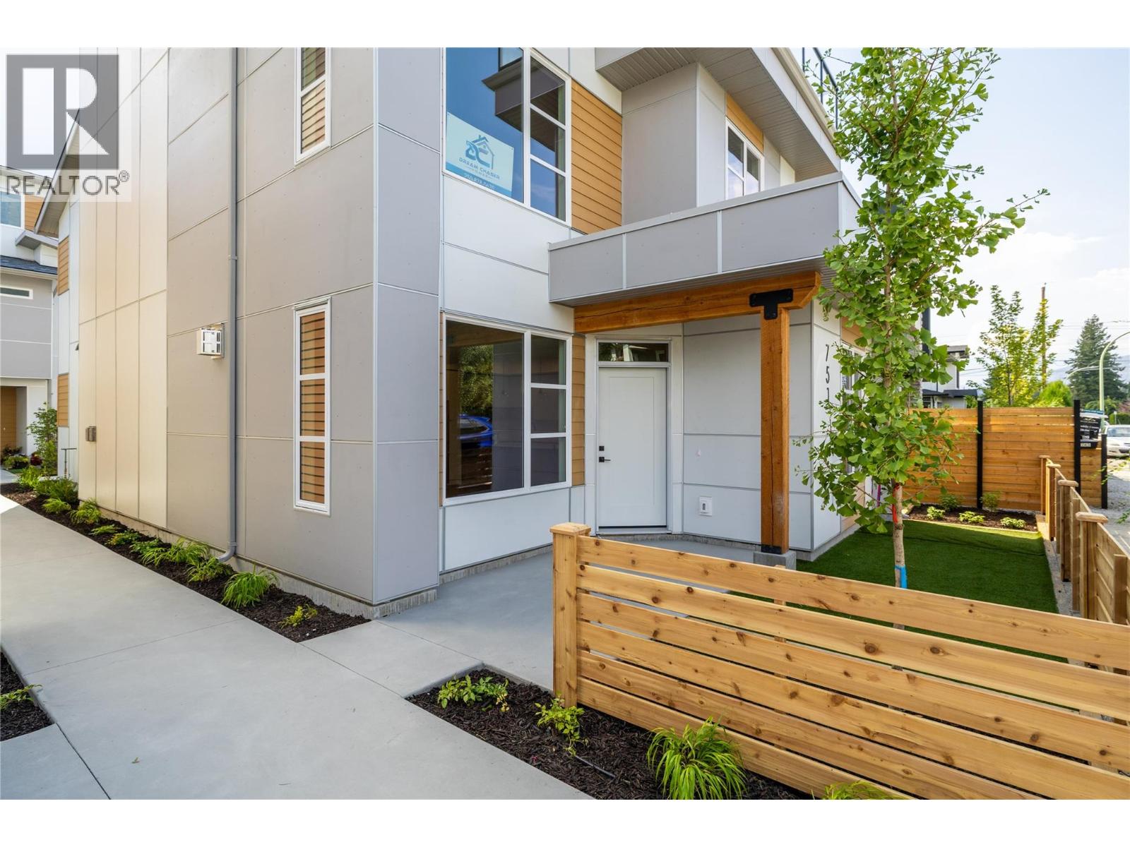 751 Patterson Ave, Kelowna, BC V1Y 5C9