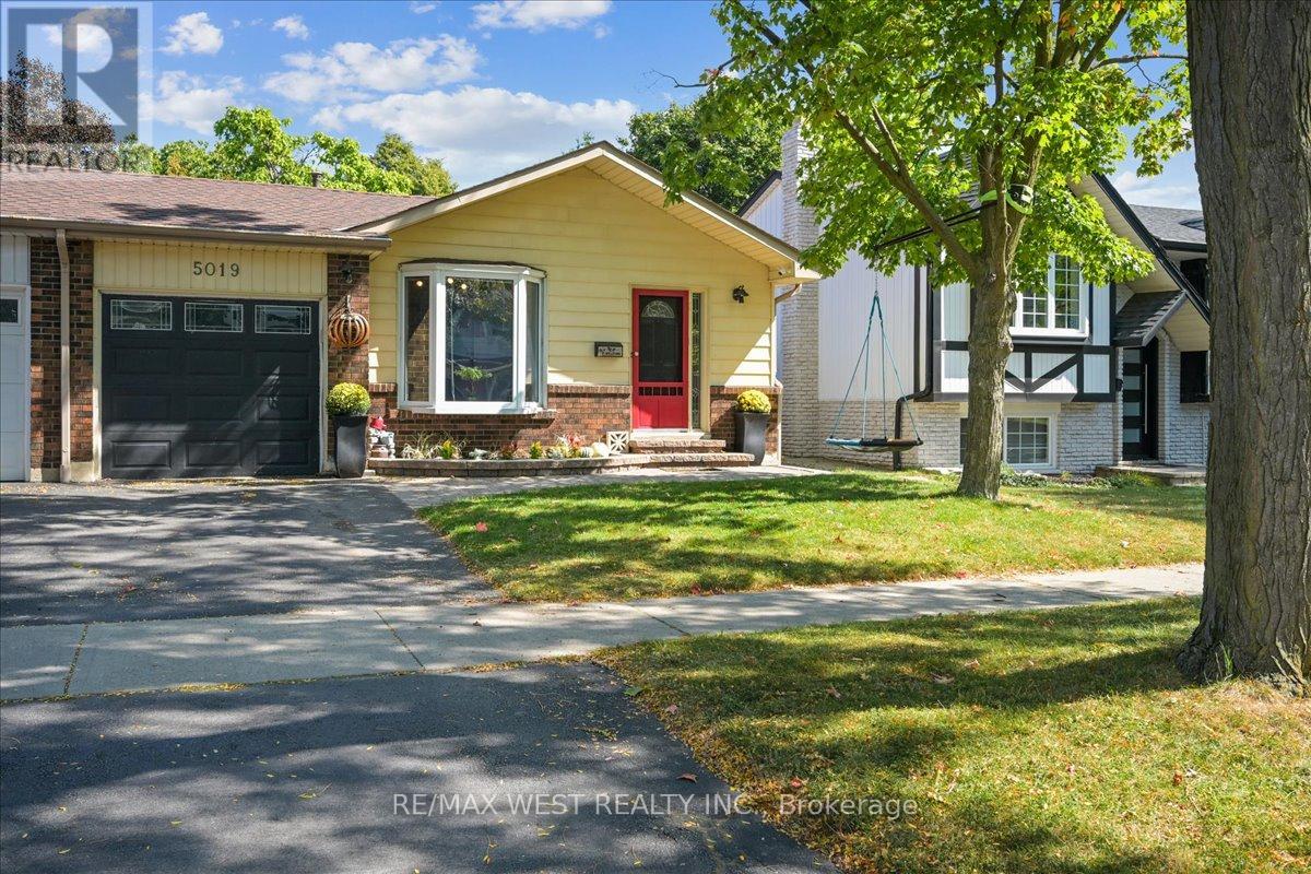 5019 Brady Ave, Burlington, ON L7L 3X5
