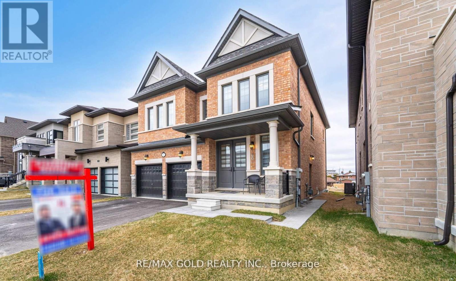 15 Duxbury Rd, Brampton Sandringham-wellington North, ON L6R 4E3