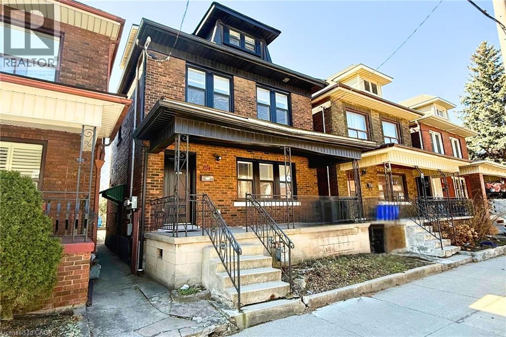 574 Cannon St E, Hamilton, ON L8L 2G4