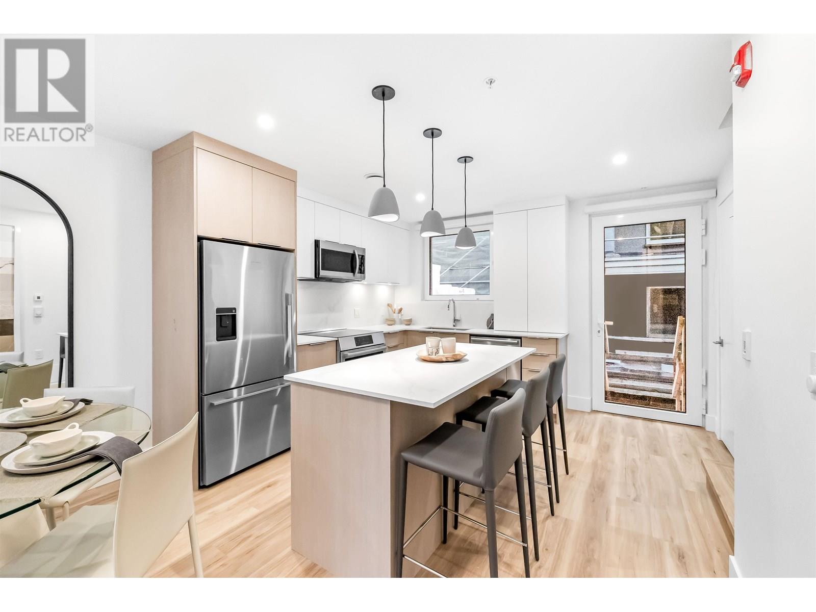 2250 E 1st Avenue Unit 309, Vancouver, BC V5N 1B6