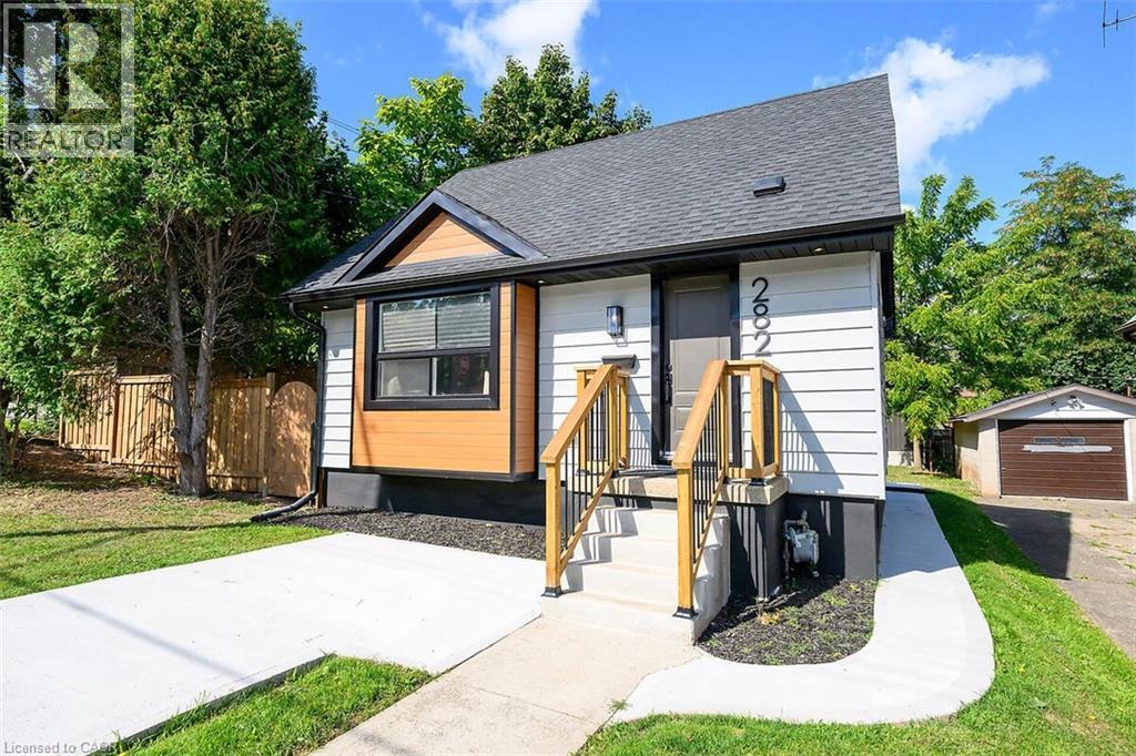 282 Ottawa St S, Hamilton, ON L8K 2G1