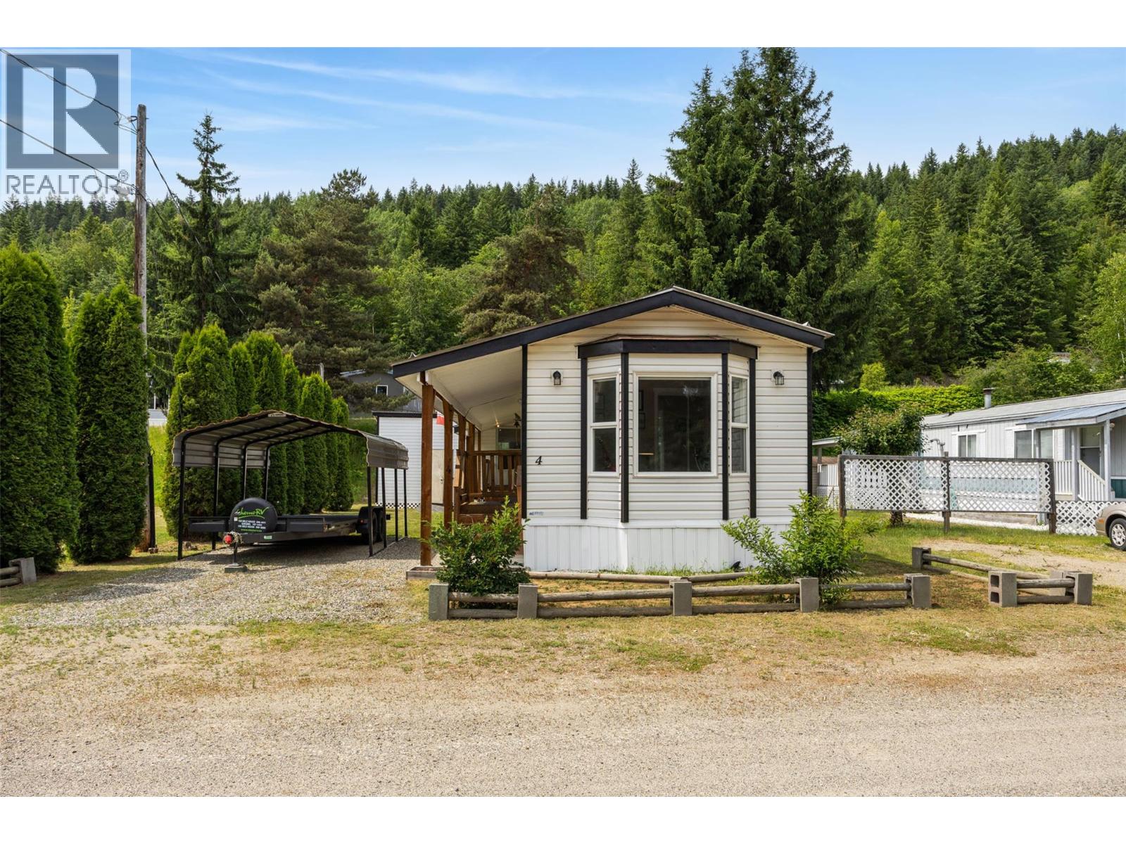 851 Old N Thompson Highway Unit 4, Clearwater, BC V0E 1N2