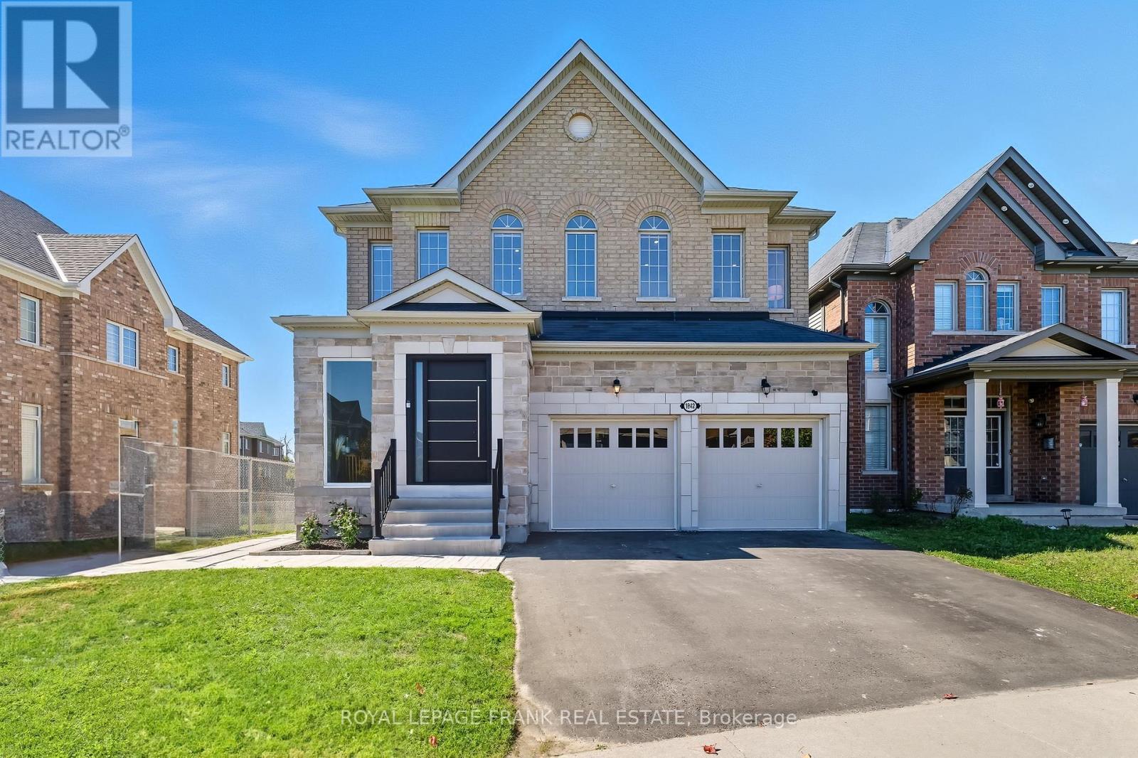 1842 Douglas Langtree Dr, Oshawa Taunton, ON L1K 0Y5