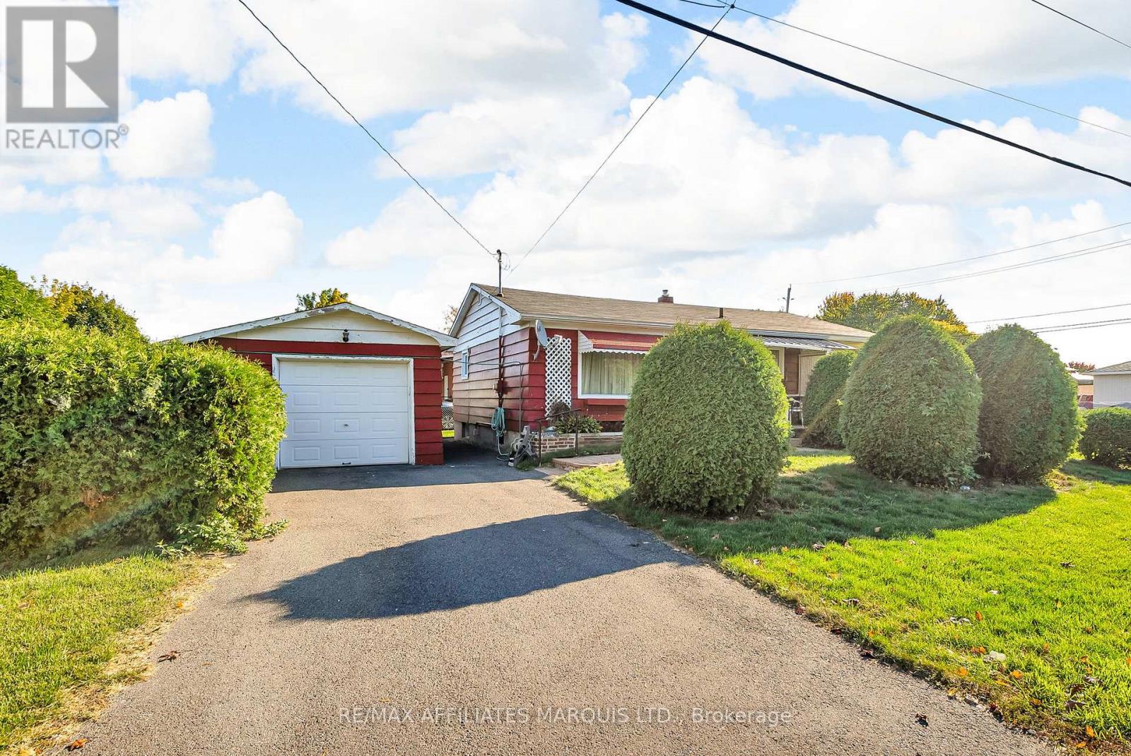 1301 Gallinger Ave, Cornwall, ON K6J 4T4